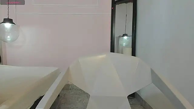 Izelevans online show from 04/15/26, 10:55