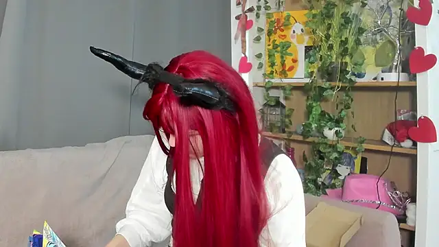 Snapshot of ShanaHearns chatting on 11/28/25, 08:28 ShanaHearns online show from 11/28/25, 08:28