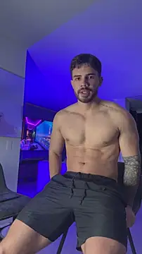 Valenthino Salvatore online show from 12/15/25, 04:06