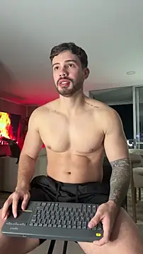 Valenthino Salvatore online show from 12/17/25, 04:07