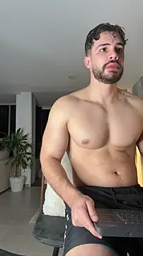 Valenthino Salvatore online show from 02/27/26, 04:12