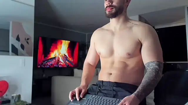 Valenthino Salvatore online show from 03/23/26, 03:43