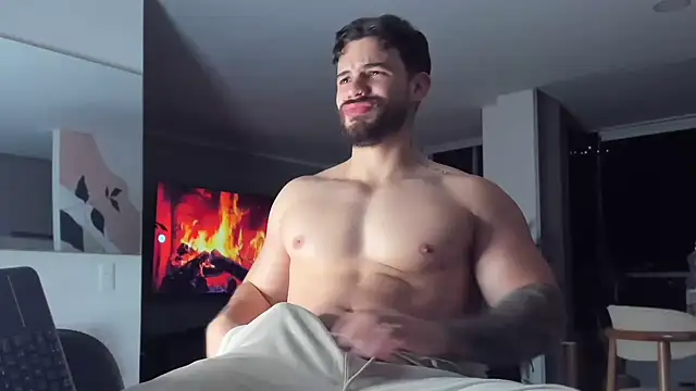 Valenthino Salvatore online show from 04/10/26, 03:34