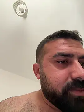 Snapshot of Ali2413 chatting on 07/05/26, 10:33 Ali2413 online show from 07/05/26, 10:33
