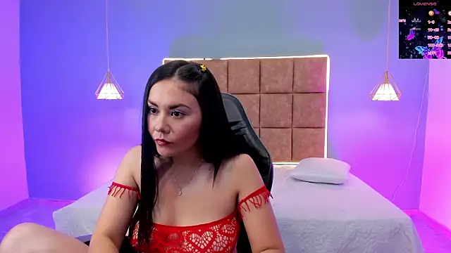 Natalia Saenz  online show from 05/09/26, 12:10