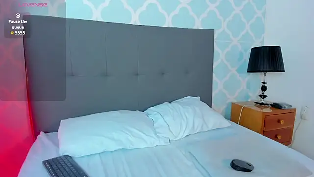 lindaa natashaa  online show from 12/20/25, 02:29