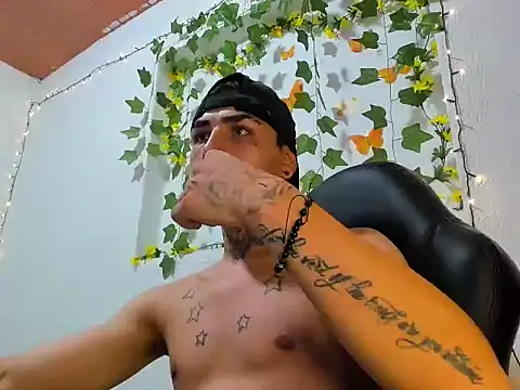 Snapshot of beatandtalk chatting on 11/25/25, 07:08 beatandtalk online show from 11/25/25, 07:08