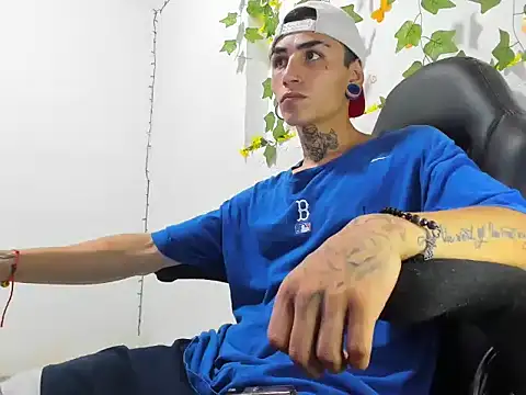 Snapshot of beatandtalk chatting on 11/25/25, 09:37 beatandtalk online show from 11/25/25, 09:37