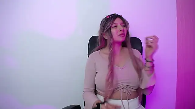 Snapshot of CandySwan chatting on 02/05/26, 11:26 CandySwan online show from 02/05/26, 11:26