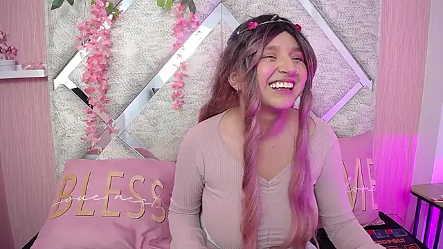 Snapshot of CandySwan chatting on 02/06/26, 12:37 CandySwan online show from 02/06/26, 12:37