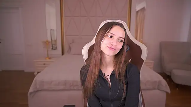 TinyNatalie online show from 02/12/26, 08:09