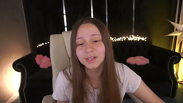 TinyNatalie online show from 05/22/26, 08:36