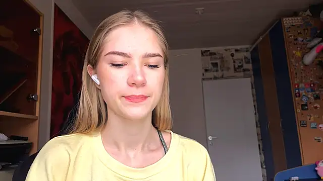 Snapshot of JesicaMortensen chatting on 12/03/25, 08:12 JesicaMortensen online show from 12/03/25, 08:12