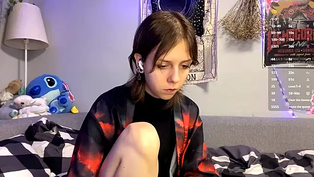 Snapshot of FairyLuna chatting on 12/04/25, 07:11 FairyLuna online show from 12/04/25, 07:11