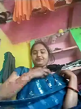 Snapshot of Pooja_hote chatting on 11/23/25, 07:08 Pooja hote online show from 11/23/25, 07:08