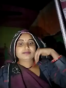 Snapshot of Pooja_hote chatting on 11/24/25, 03:12 Pooja hote online show from 11/24/25, 03:12