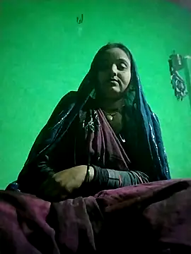 Snapshot of Pooja_hote chatting on 11/26/25, 03:35 Pooja hote online show from 11/26/25, 03:35