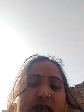 Snapshot of Pooja_hote chatting on 11/27/25, 03:41 Pooja hote online show from 11/27/25, 03:41