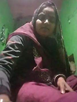 Snapshot of Pooja_hote chatting on 11/30/25, 05:28 Pooja hote online show from 11/30/25, 05:28