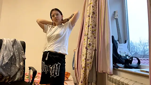 FiorettaFen online show from 11/23/25, 07:19