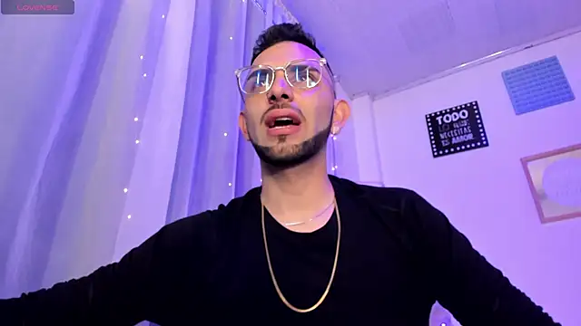 Snapshot of Rayan_ortiz chatting on 11/28/25, 04:59 Rayan ortiz online show from 11/28/25, 04:59