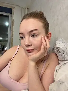 Snapshot of feral__berryss chatting on 11/29/25, 01:47 feral berryss online show from 11/29/25, 01:47