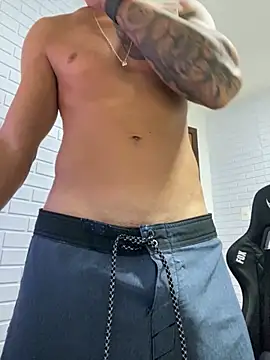 enzofelipe online show from 11/23/25, 02:06