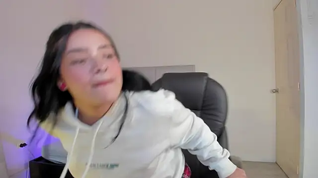 venus evans  online show from 12/17/25, 08:04