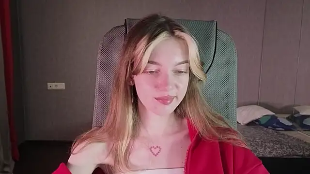 MILLIE MUR online show from 12/22/25, 05:37