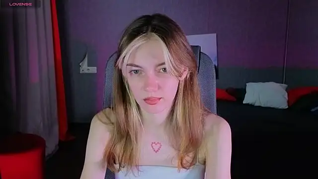 MILLIE MUR online show from 01/11/26, 05:12