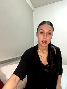 heyitsmia online show from 11/25/25, 12:43