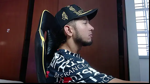 Couple wildd  online show from 12/20/25, 08:38