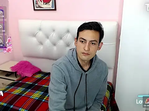 xxxstrongerboyxxx online show from 12/02/25, 03:12