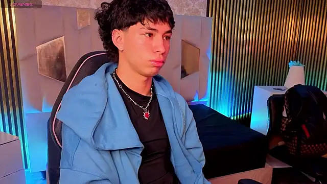 kaelwolf tay online show from 03/12/26, 07:53