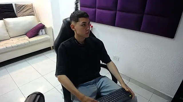 LoganFoster  online show from 12/22/25, 08:17