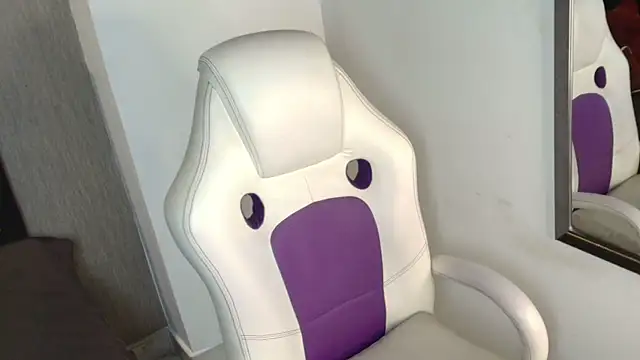 LoganFoster  online show from 01/12/26, 08:14