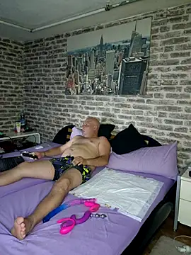 SquirtPassion1995 online show from 07/18/26, 09:40