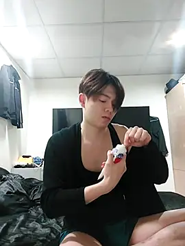 twtung tung online show from 11/28/25, 02:42