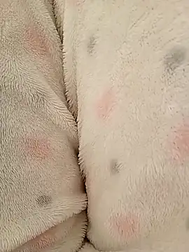 Snapshot of EweXZZ chatting on 11/27/25, 01:13 EweXZZ online show from 11/27/25, 01:13