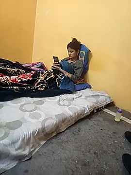 Snapshot of supreiya chatting on 11/30/25, 08:02 supreiya online show from 11/30/25, 08:02