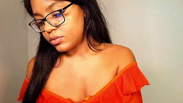 xoeewinters online show from 12/19/25, 04:08