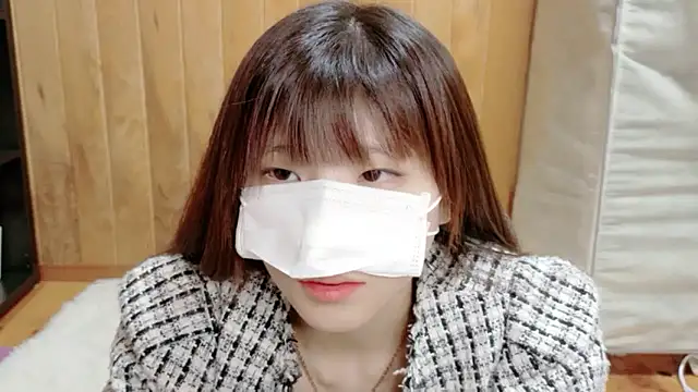  NATSUMI online show from 12/18/25, 01:06