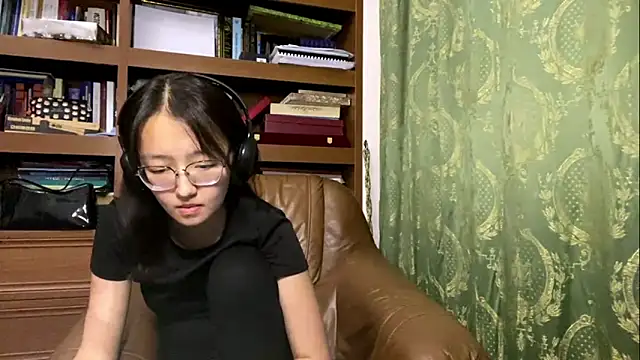 LinaClous online show from 01/05/26, 05:27