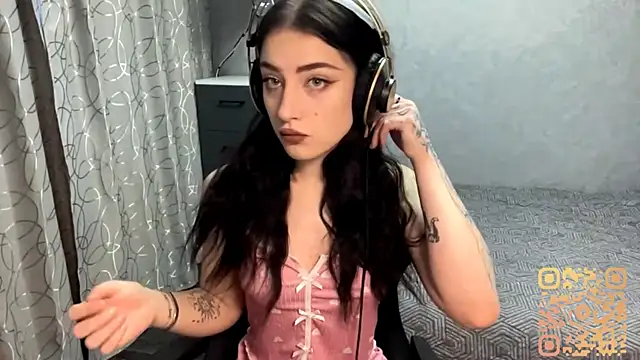 Snapshot of Meowluly chatting on 11/26/25, 09:16 Meowluly online show from 11/26/25, 09:16