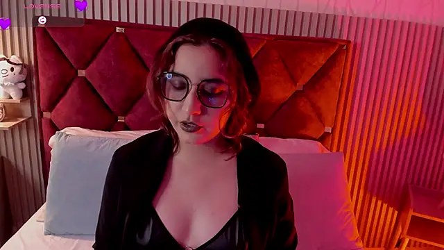 Snapshot of Kiri_Velvet chatting on 04/23/26, 08:22 Kiri Velvet online show from 04/23/26, 08:22
