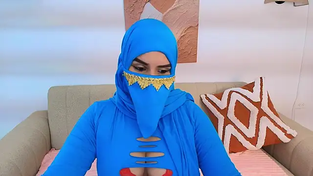 Snapshot of Mayraa_arabelle chatting on 11/30/25, 04:00 Mayraa arabelle online show from 11/30/25, 04:00