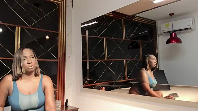 ZoeCollin online show from 12/18/25, 07:31