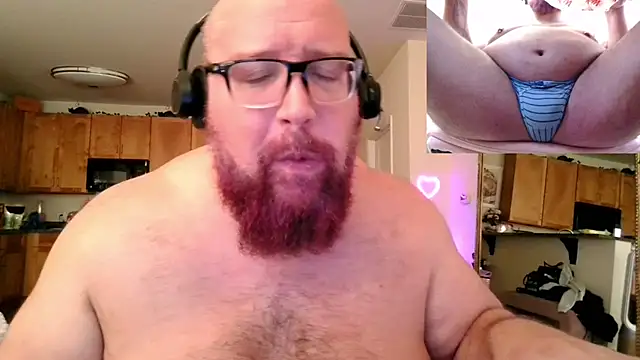 Snapshot of BigBearforCuddles chatting on 04/23/26, 11:18 BigBearforCuddles online show from 04/23/26, 11:18