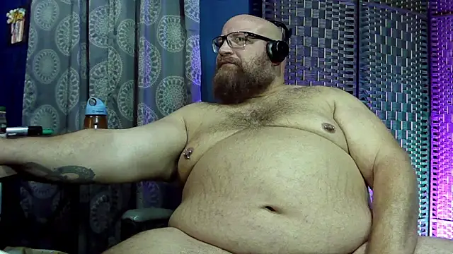 Snapshot of BigBearforCuddles chatting on 06/10/26, 01:50 BigBearforCuddles online show from 06/10/26, 01:50