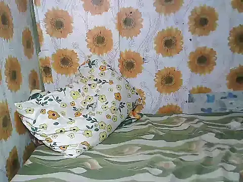 Smilinglovely online show from 03/12/26, 10:16